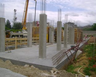 Costruzione-lotto-appartamenti-Lecce-Scardino-Costruzioni-gettata-pilastri-piano-terra-3