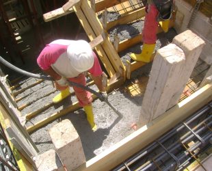 Costruzione-lotto-appartamenti-Lecce-Scardino-Costruzioni-gettata-scala-seminterrato-1
