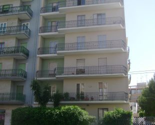 Ristrutturazione-edificio-condominiale-lecce-prospetto-scardino-costruzioni